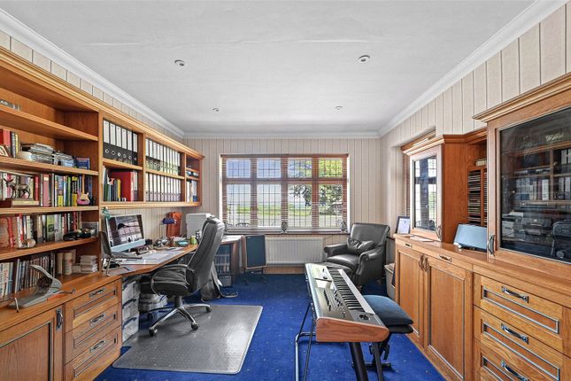Dunton Lodge, 143, Billericay Road, Brentwood photo 4