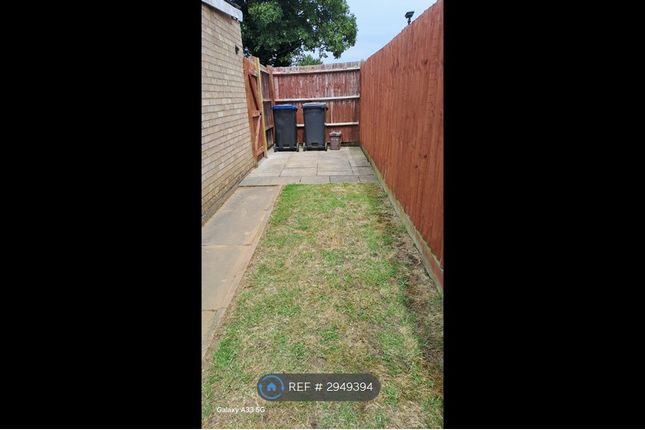 Annesley Close, Northampton photo 2