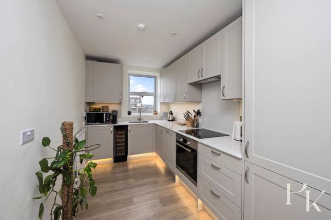 Flat 26, 15, Grand Avenue, Hove photo 3