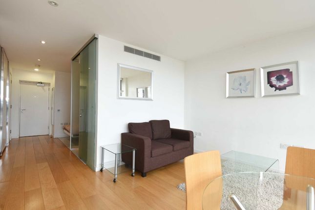 Flat 1802, Ontario Tower, 4, Fairmont Avenue, London photo 4