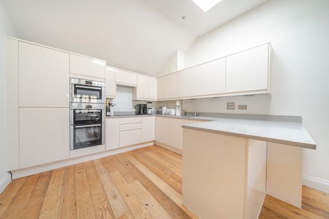 10, Burgess Mews, London photo 4