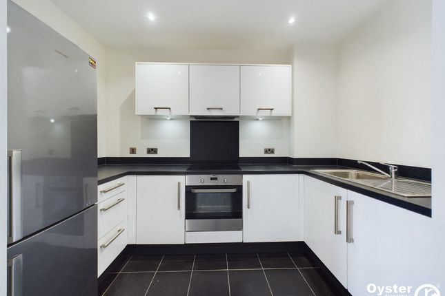 Flat to rent in Charcot Road, Hitherwood Court
