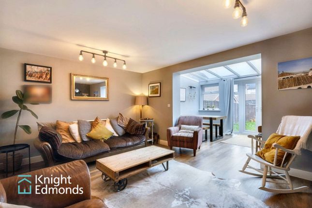 135 Edmett Way, Maidstone photo 3