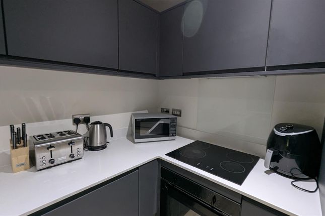 Apartment 101, Paragon, 48 Seymour Grove, Manchester photo 2
