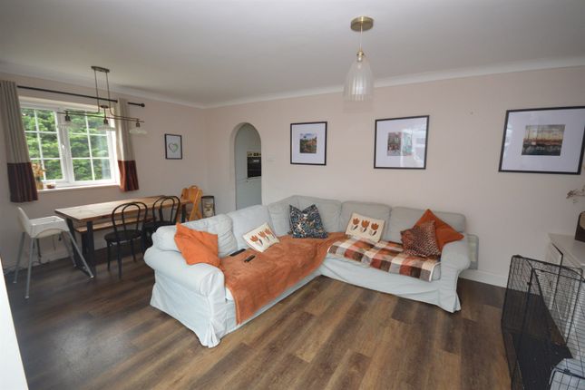 2 Cross Path, Station Road Sible Hedingham, Halstead photo 4