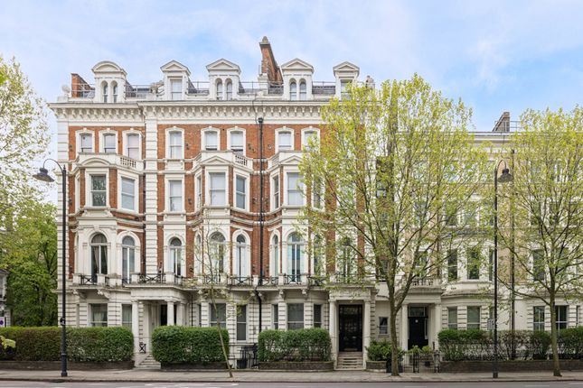 Thumbnail Flat for sale in Cromwell Road, London