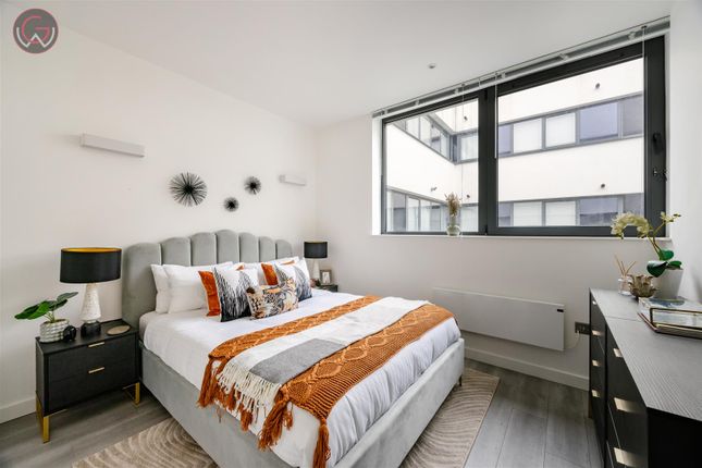 Foxhunter Drive, Milton Keynes 7 Â© David Phillips