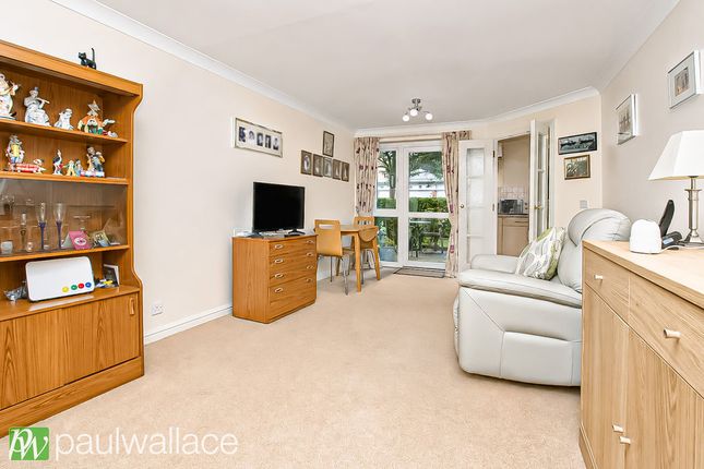 8 Benstede Court, Brocket Road, Hoddesdon photo 3