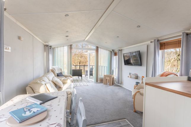109 Pentney Lakes Common Road, Kings Lynn photo 3