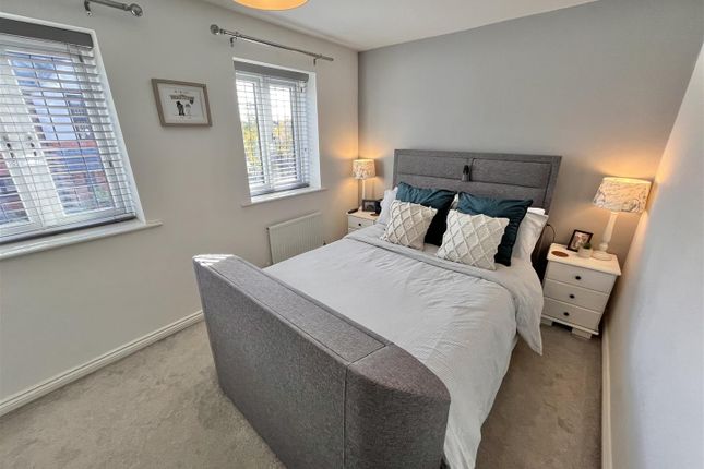 5, Riflemans Close, Wilmslow photo 3