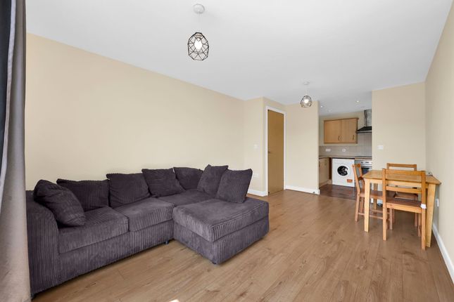 9 Nexus Court, London photo 4