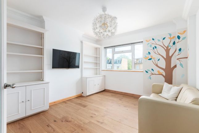 Thumbnail Flat for sale in Melville Court, Cathnor Road, London