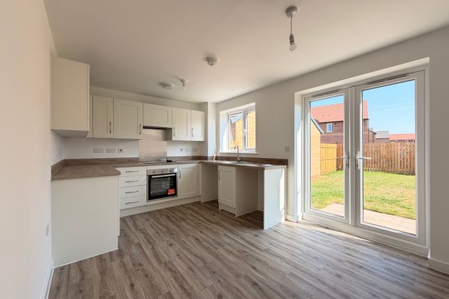 62, SUTTON-IN-ASHFIELD photo 2