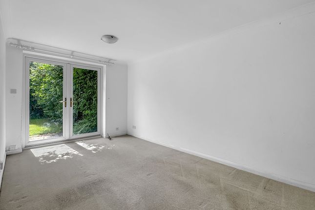 17 Clare Avenue, Woodbridge photo 5