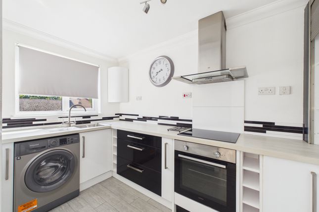 32, Forest View, Fairwater photo 4