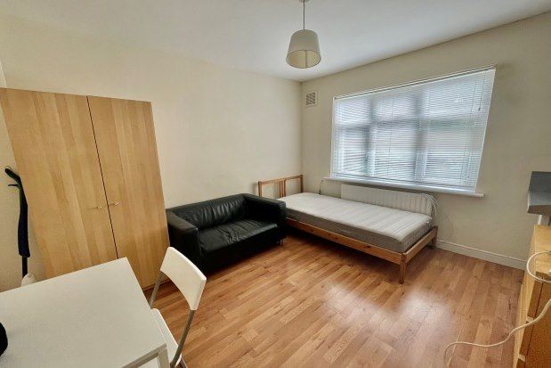 Room to rent in 22 Westdown Road, London