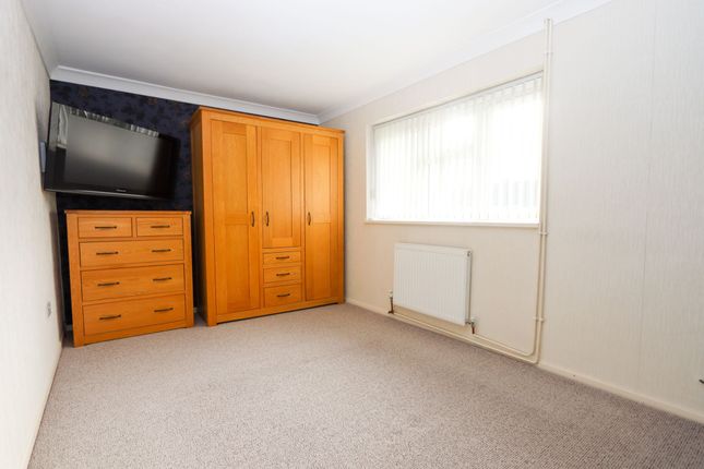 60 Upper Stoneyfield, Harlow photo 5
