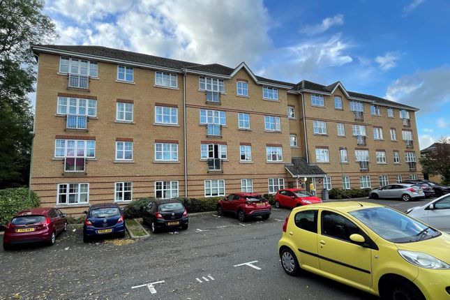 Thumbnail Flat to rent in Aylward Drive, Stevenage