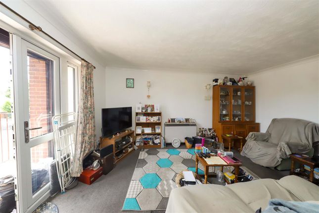 Flat 5, 32 High Street, West Drayton photo 3