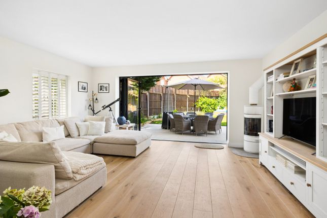 6, Noble Drive, Woking photo 4