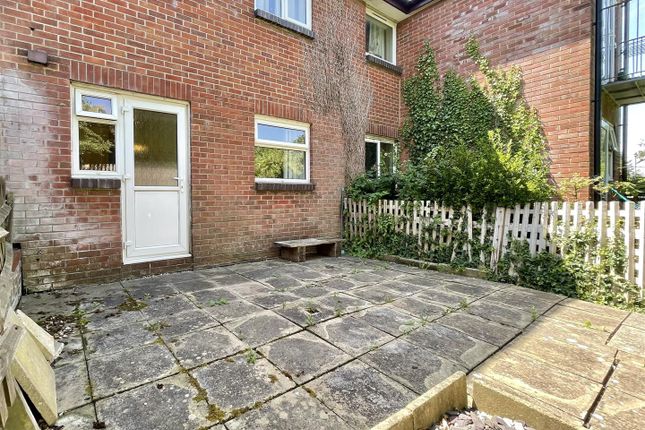 14, Pipit Close, Weymouth photo 3