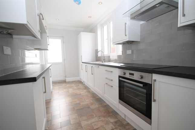 15, Browning Avenue, SUTTON photo 3