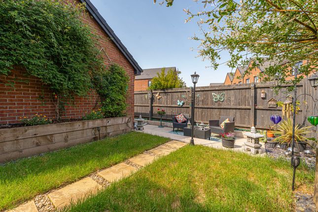 127 Bessemer Drive, Newport photo 4