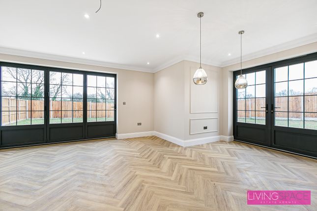 PLOT 4, Barley Close, St Albans photo 3