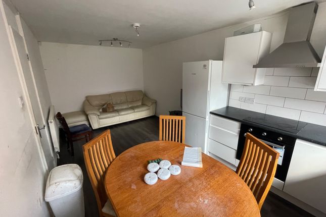 Terraced house to rent in Woodsley Green, Hyde Park, Leeds