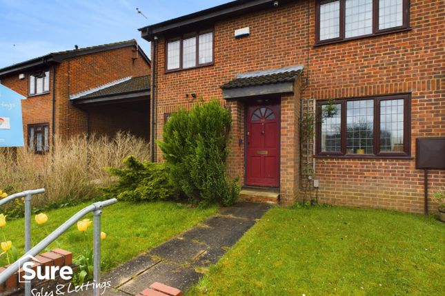 Thumbnail End terrace house for sale in Hunters Oak, Hemel Hempstead, Hertfordshire