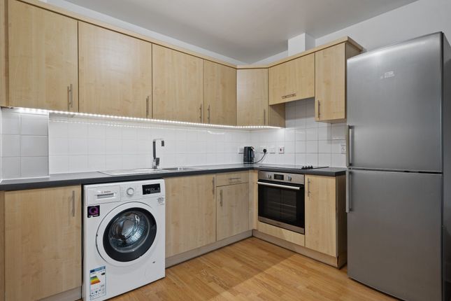 Flat 29, 102 Westminster Bridge Road, London photo 4