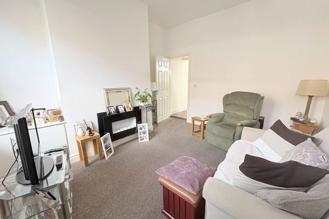 16, Knight Street, Hyde photo 2
