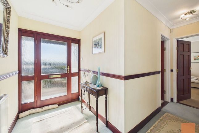 2, Whitestone Crescent, Bodmin photo 2