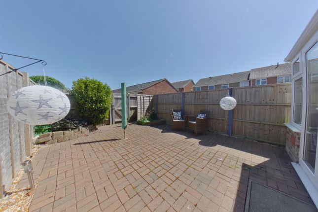 46, Fell Drive, Gosport photo 2
