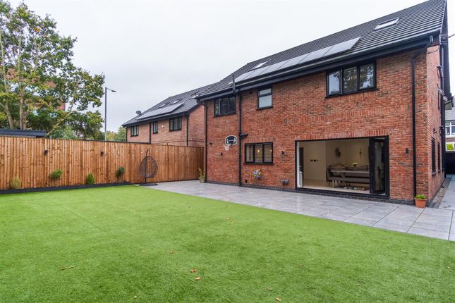 Broadfield drive, Leyland photo 4