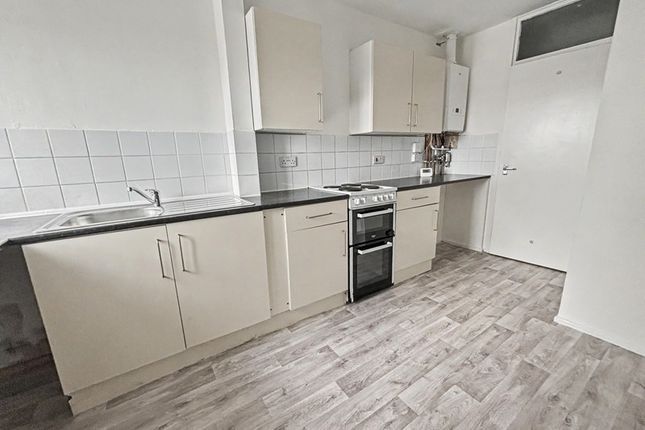 17 Padbury House, Bedford, Beds photo 2