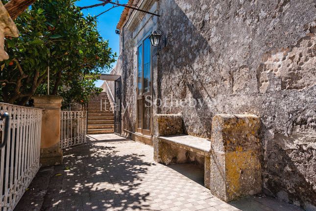 Villa for sale in Via Sant'angelo, Modica, Sicilia