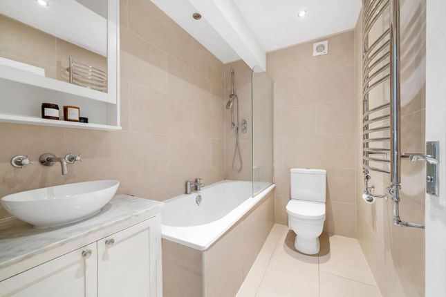 Flat for sale in Brailsford Road, London