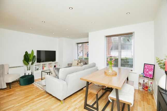 Flat for sale in Upton Close, Castle Donington, Derby, Leicestershire