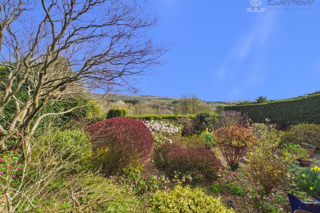 28, Dorset Avenue Diggle, Oldham photo 2