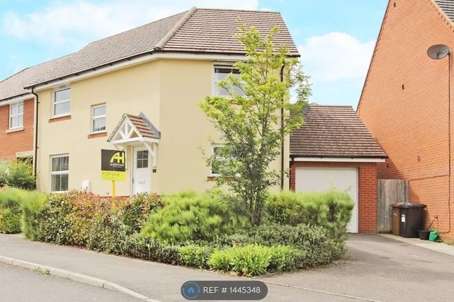 3 Bed Link Deatached House