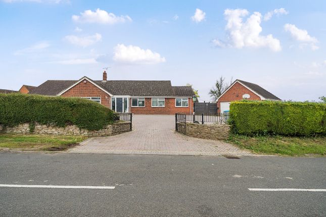 Thumbnail Bungalow for sale in Hill View Road, Strensham, Worcester