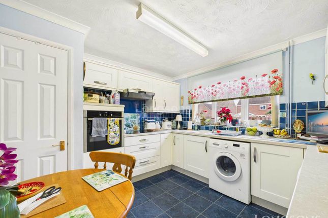 4, Rockland Close, Swaffham photo 2