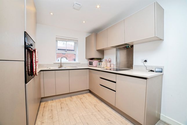 9, Covert Avenue, Alfreton photo 2