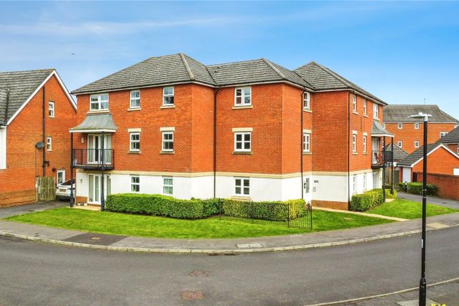 Thumbnail Flat for sale in Cirrus Drive, Shinfield, Reading, Berkshire