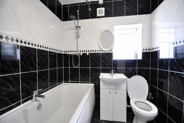 26 Aubrey Hames Close, Newport photo 2