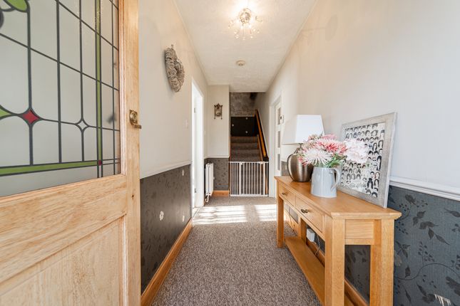 1 St. Helens Drive, Leicester photo 2
