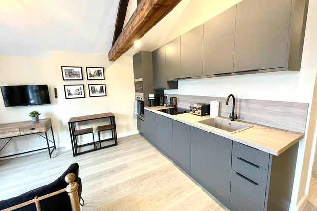 Thumbnail Flat to rent in Bridge Street Row East, Chester