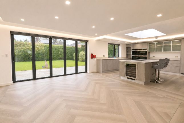 Sheer House,, Sheerwater Avenue, Addlestone photo 4