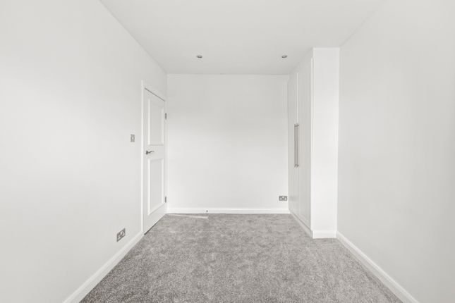Flat C, 19, Fernhead Road, Maida Hill photo 4